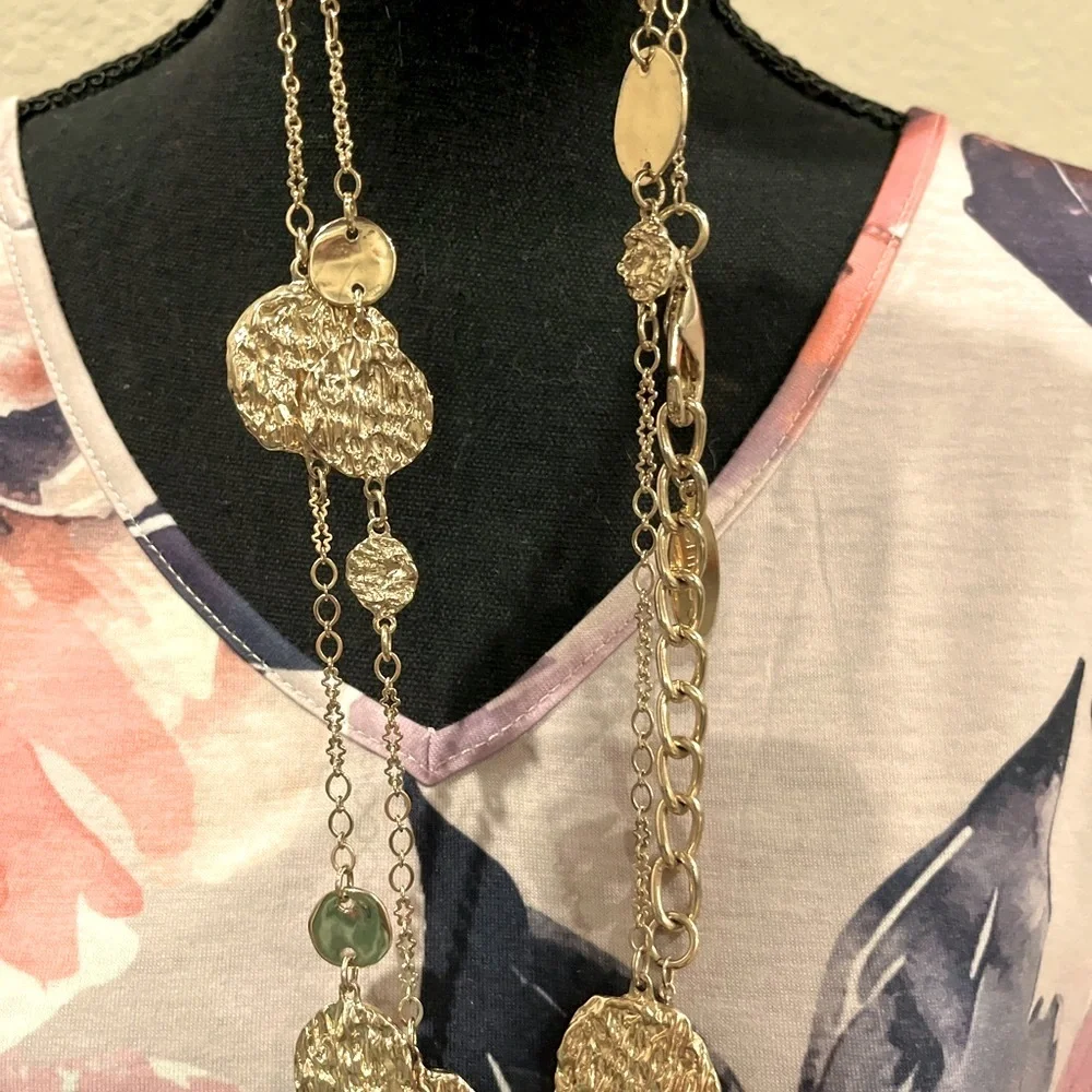 N119 Extra long Chico’s Gold Hammered Disks Necklace - Picture 3 of 5